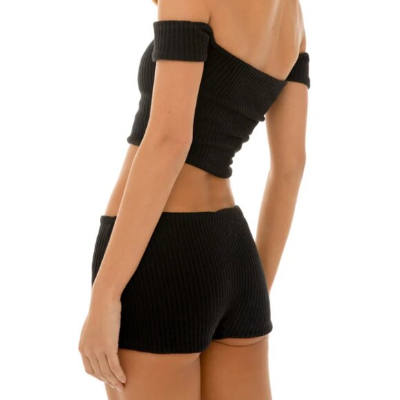 COPY - MINKA SHORT ARE YOU AM I